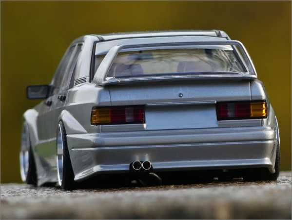 1:18 Mercedes-Benz 190E 2.5-16 EVO2 Silber + MB ALU Felgen = OVP